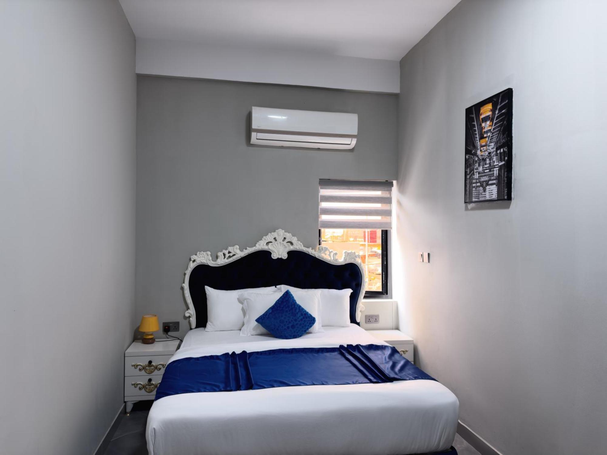 Euro Homes Hotel Accra Esterno foto