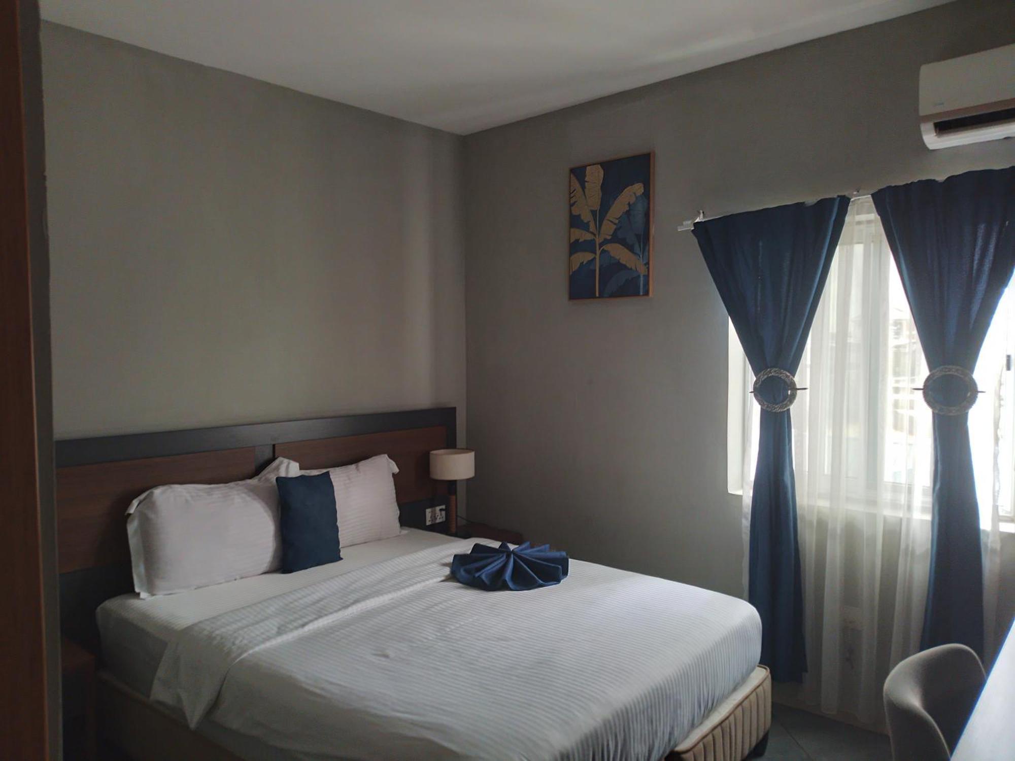 Euro Homes Hotel Accra Esterno foto